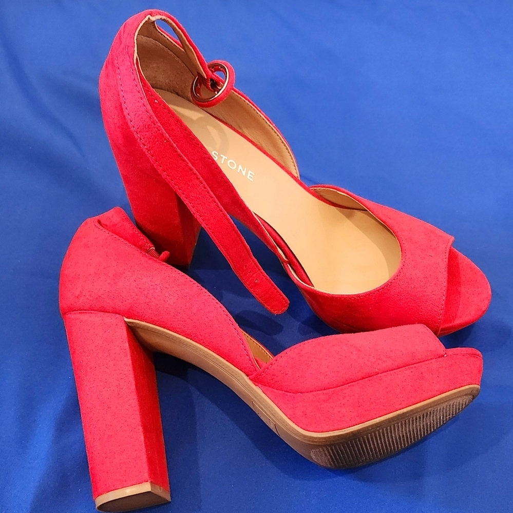 🔥 Sun + Stone Bright Red Block Heels – Size 8 🔥